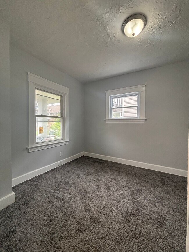Foto del edificio - 12709 Parkhill Ave