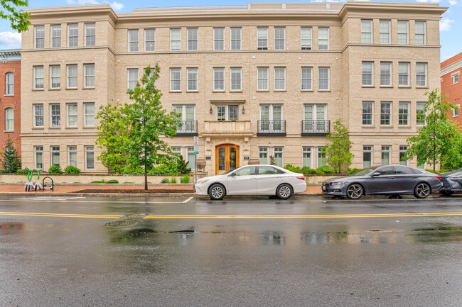 Building Photo - 300 8th St NE