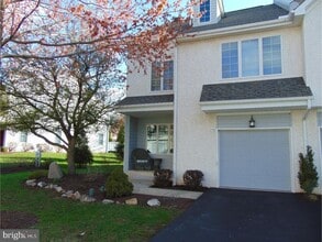Building Photo - 309 Newport Pl