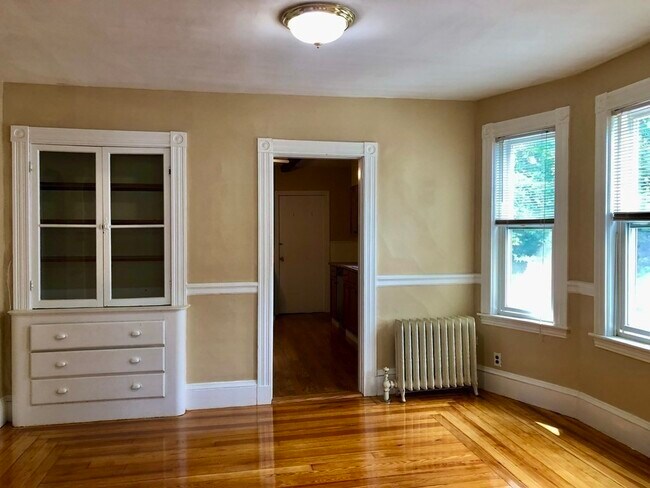 Building Photo - 55 Brown St