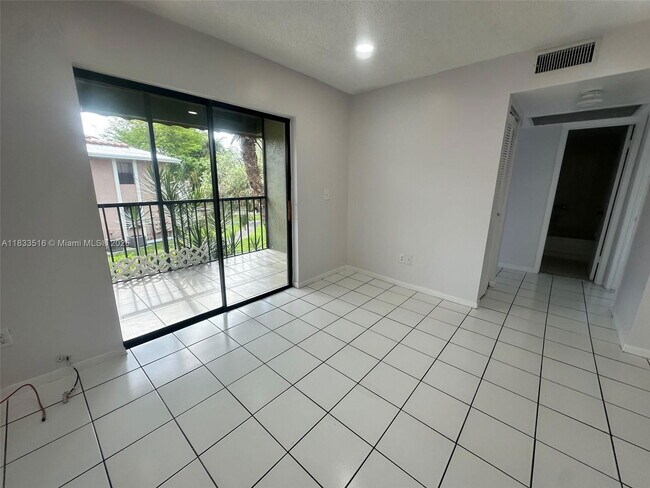 Foto del edificio - 9808 Hammocks Blvd