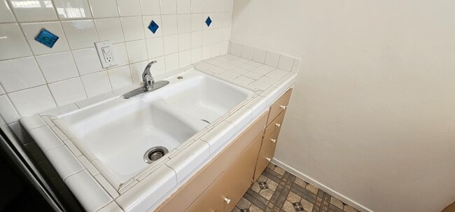 Building Photo - 206 N Beverly Park