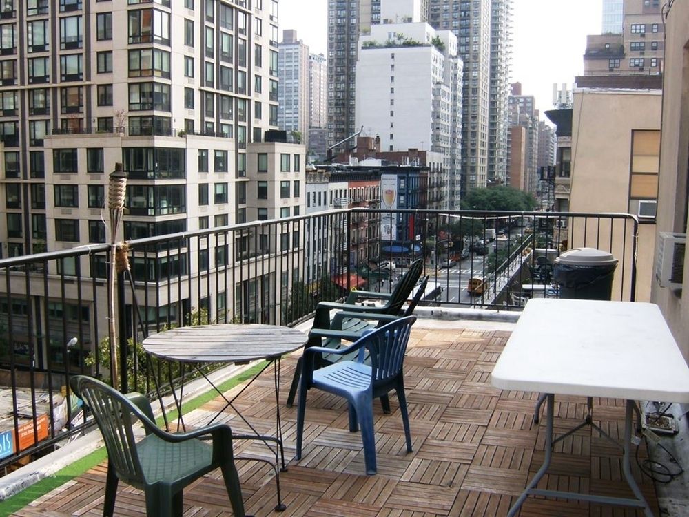 Primary Photo - 250 W 77th St