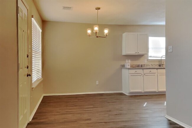 Building Photo - 7202 Winter Song Dr