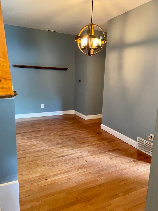 Dining room - 1703 S 11th St