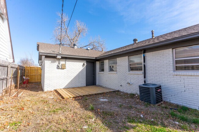 Building Photo - 4 Bedroom Rent to Own Home Available!