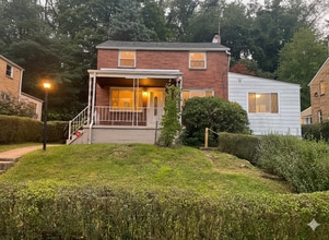 Building Photo - 123 MacFarlane Dr