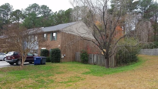 Building Photo - 601 Cedar Crest Dr