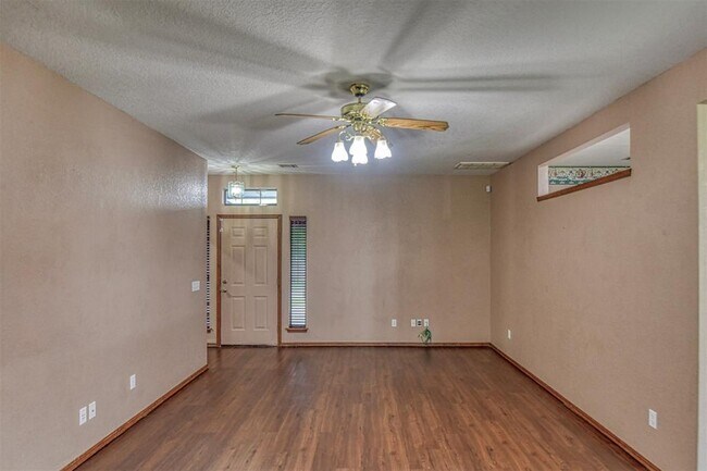Building Photo - 313 Southwest 141st Street