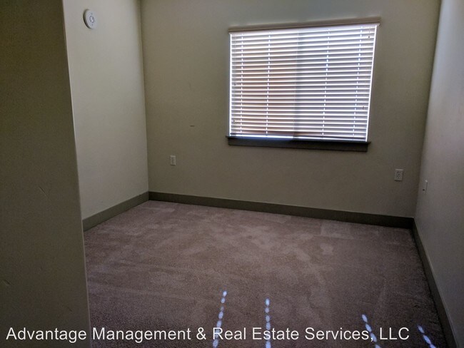 Building Photo - 2 br, 2 bath Apartment - 67 E 200 N