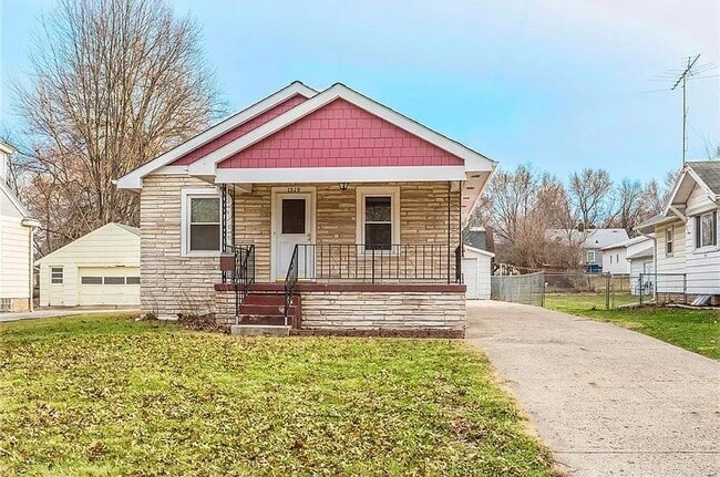 Foto del edificio - 1519 Mattern Ave