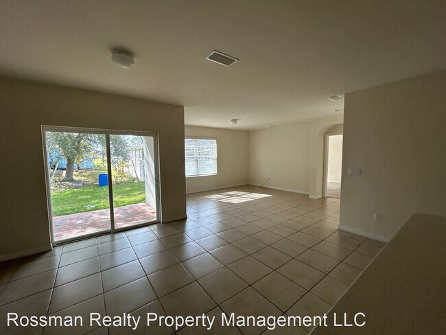 Building Photo - 4 br, 2 bath House - 1630 NW 11 Ter