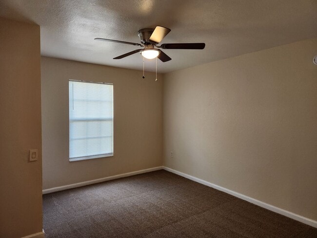 Building Photo - 4105 Residence Drive