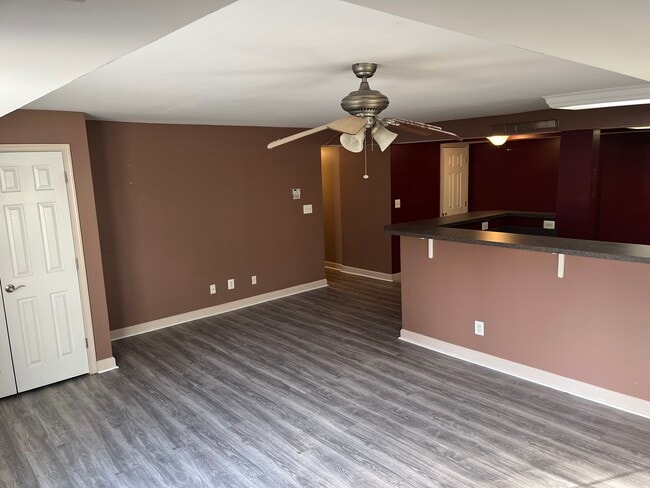 Building Photo - 1549A N Van Dorn St