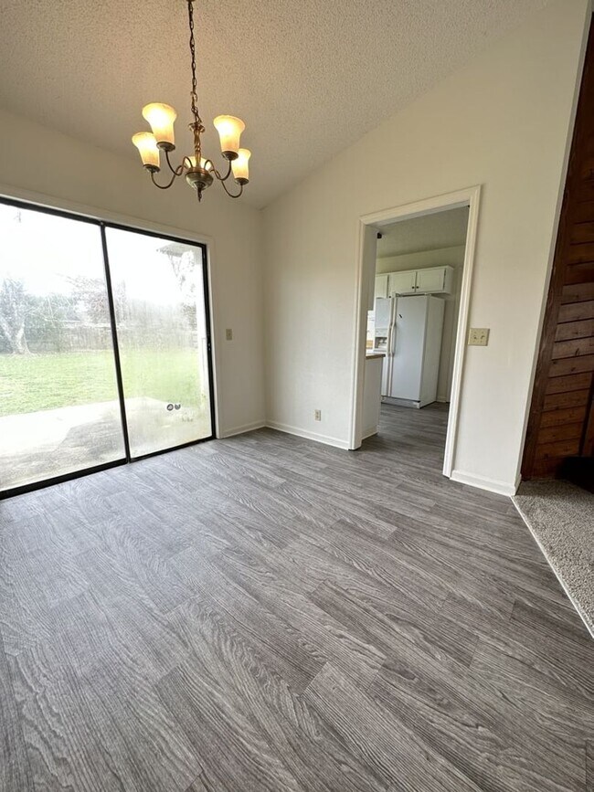 Foto del edificio - 601 Kings Way - Pending Application