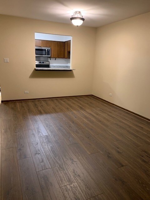 Foto del edificio - 1400 N Elmhurst Rd