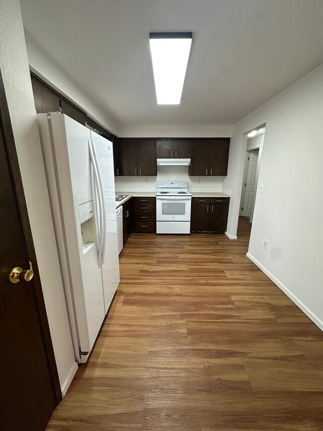 Building Photo - Gorgeous 3 Bedroom 2 Bathroom House!!!! #1101