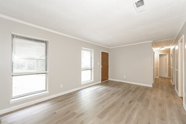 Building Photo - 123 Sir Gregory Manor NW