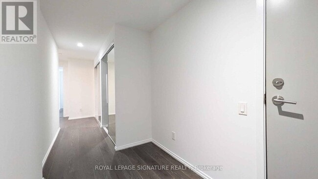 Building Photo - 68 Shuter St