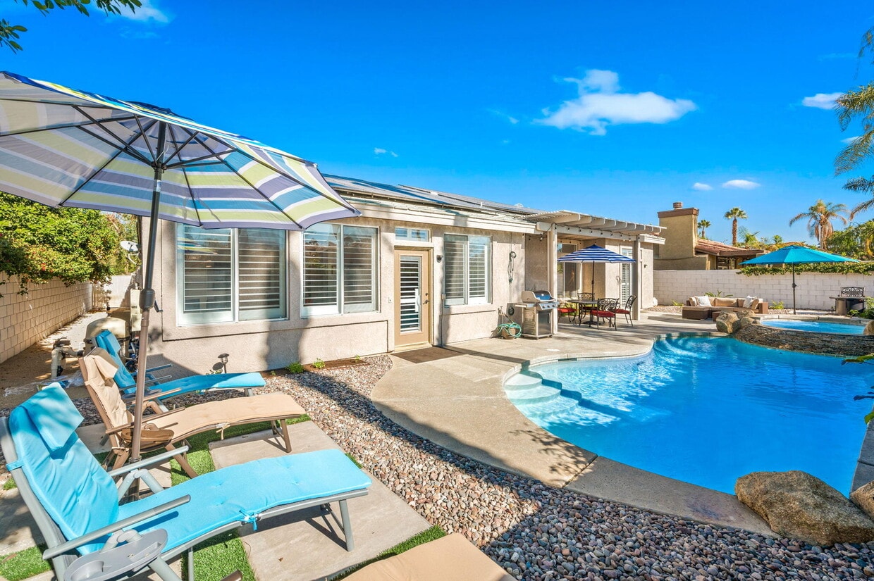 Primary Photo - 73455 Terraza Dr