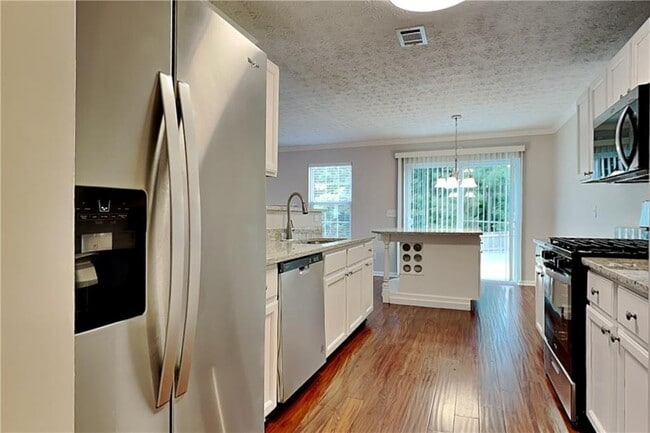 Foto del edificio - 2910 Evergreen Eve Crossing