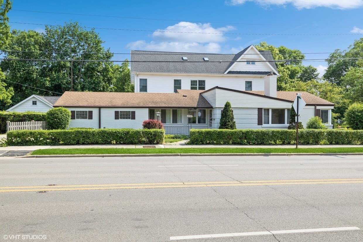 Primary Photo - 4701 Lawn Ave
