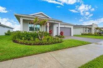 Building Photo - 14391 SW Skye Dr