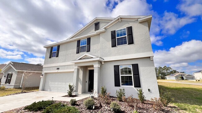 Foto del edificio - Elegant & Spacious 4-Bedroom Home with Bon...
