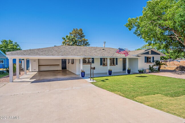 Building Photo - 4029 E Campus Dr