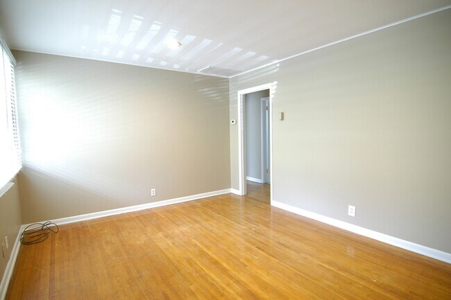 Building Photo - West Nashville Gem!!!