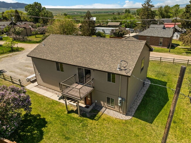 Foto del edificio - For Rent – Lower-Level Duplex in Sheridan