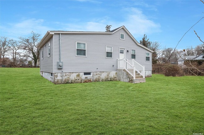 Building Photo - 364 Dogwood Rd W
