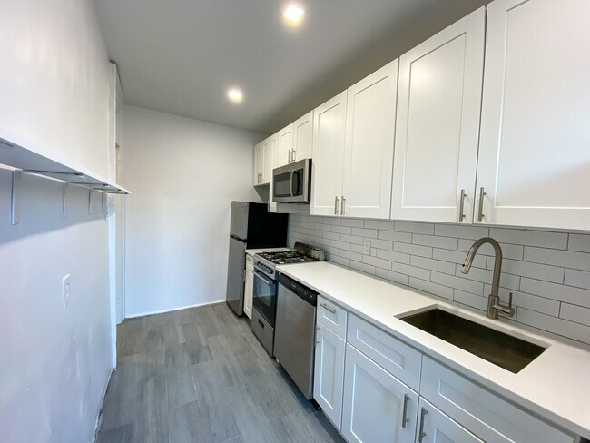 Building Photo - 124 La Salle St