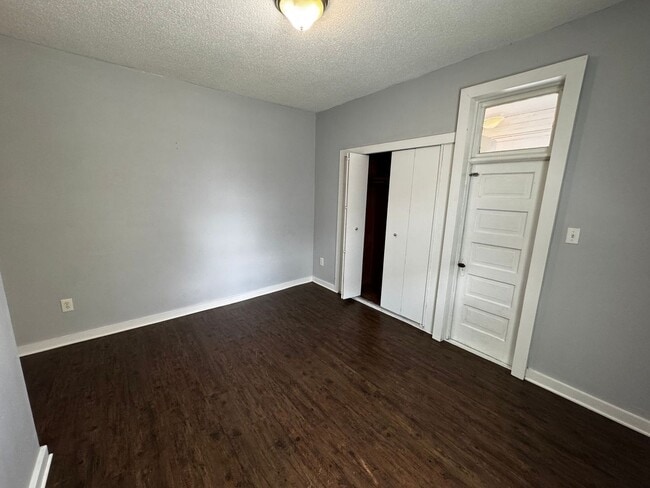 Building Photo - 5 S 63rd Ave W