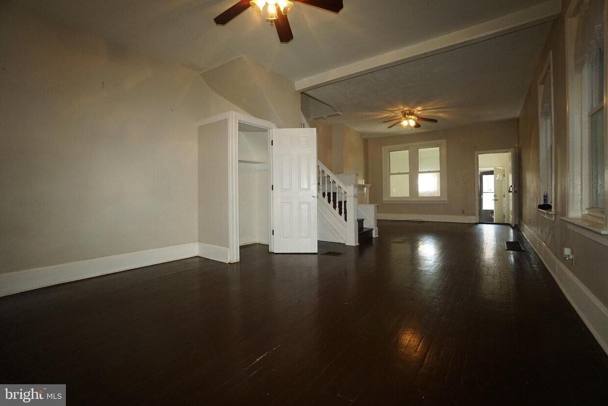 135 E Duval St, Philadelphia, PA 19144 Townhome Rentals in