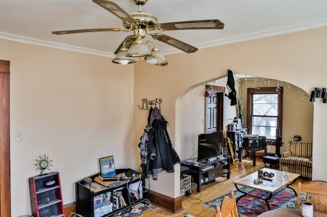 Foto del edificio - 2421 N Weil St