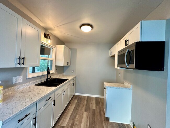 Foto del edificio - 1070 Breckenridge St