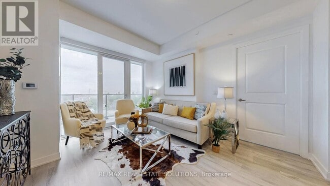 Building Photo - 4655 Metcalfe Ave