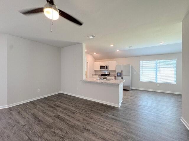 Building Photo - 2120 W Middlebrooke Xing
