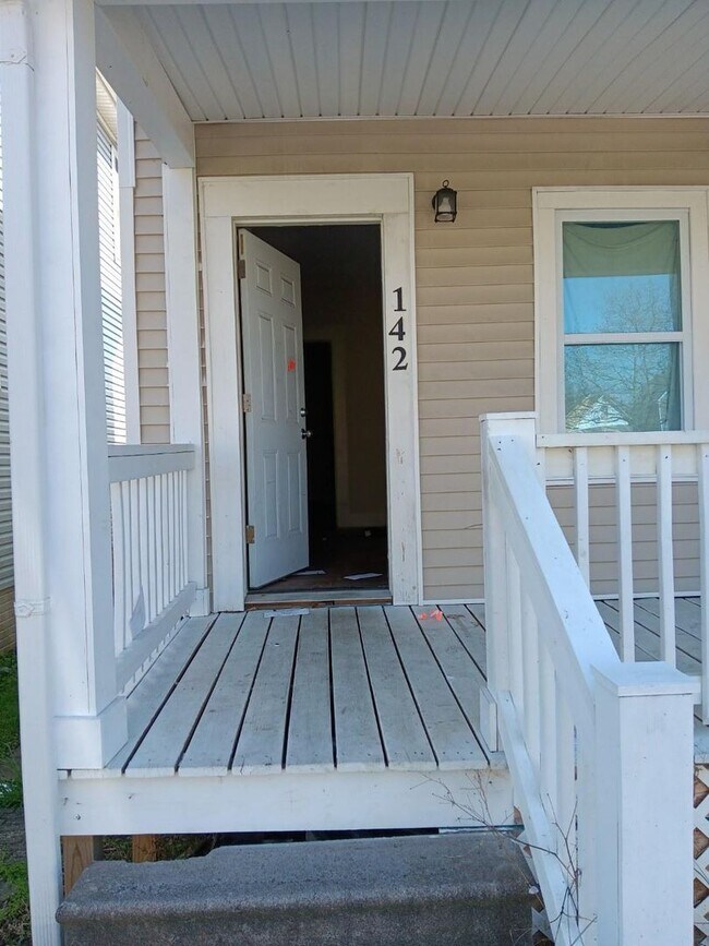 Foto del edificio - 142-144 West Park Avenue