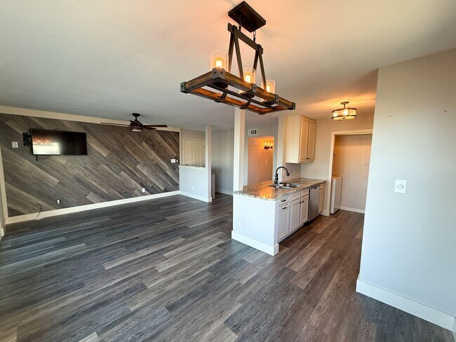 Foto del edificio - Completely renovated 2 bedroom 2 bath waterfront condo for rent near Pensacola Beach!