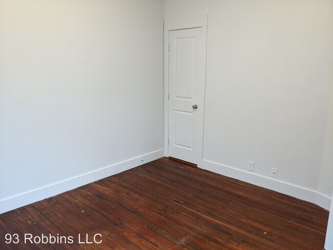 Building Photo - 93 Robbins St