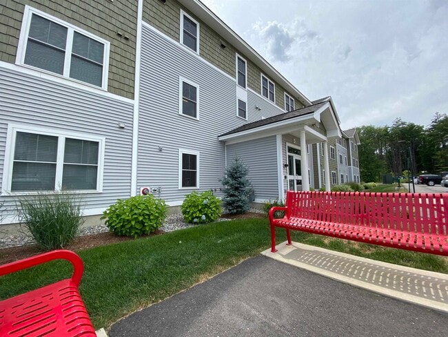 Building Photo - 10 E Ridge Dr