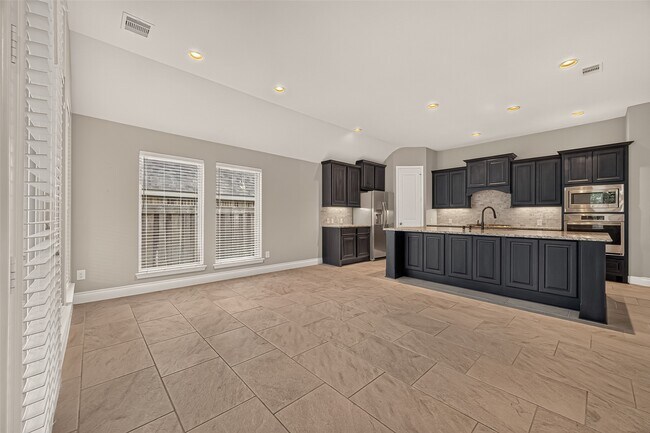 Foto del edificio - 27124 Holtwood Grove Rd