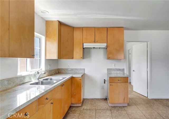 Building Photo - 6825 Simpson Ave
