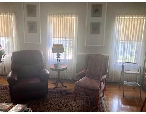 Foto del edificio - 595 Pond St