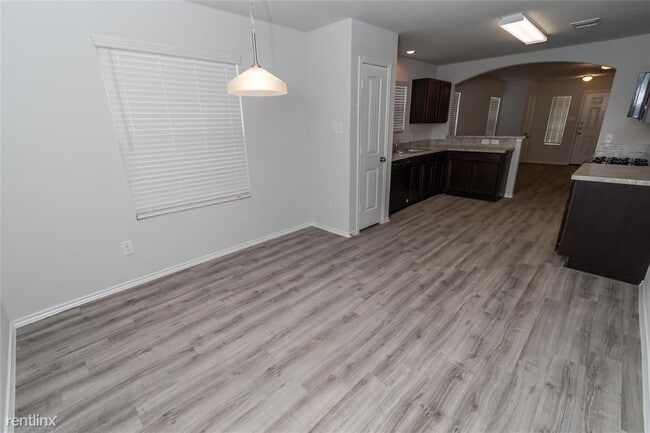 Building Photo - 4 br, 2.5 bath House - 1005 Rice Dr