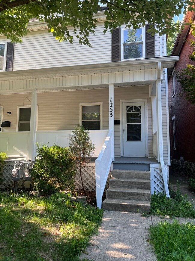 Building Photo - 1253-1255 Eastwood Avenue