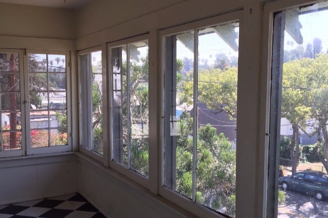 Foto del edificio - 937 N Benton Way