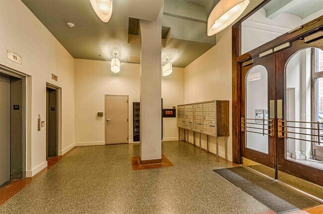 Foto del edificio - 1136 Washington Ave